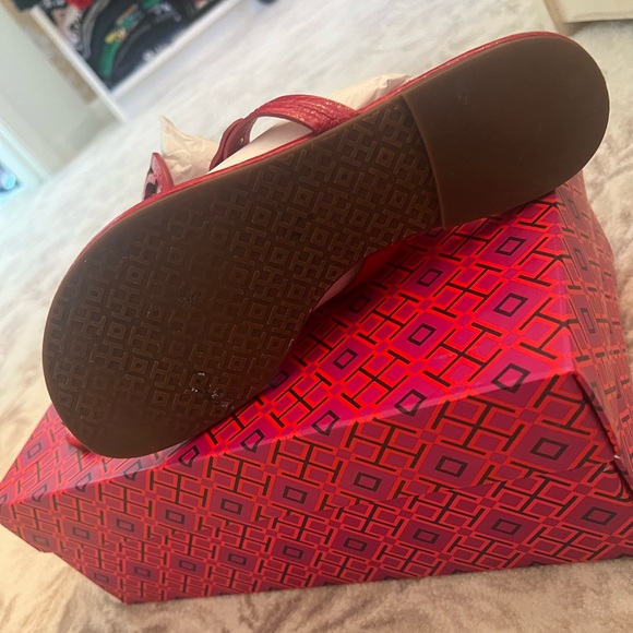 Tory Burch red patent miller sandals - Picture 3 of 4